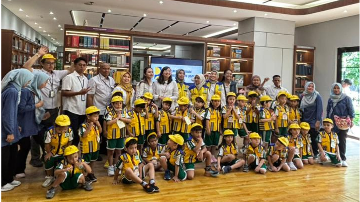 Keceriaan Murid TK Kunjungi Perpustakaan PU