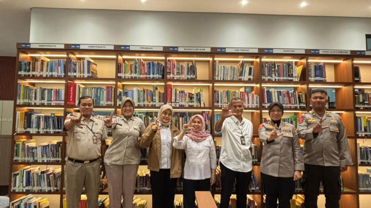 Kunjungan Studi Banding Pusjarah POLRI ke Perpustakaan Kementerian PU