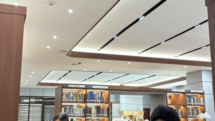 Menimba Ilmu di Dunia Nyata: Mahasiswa KPI UIN Salatiga Singgah di Perpustakaan PU